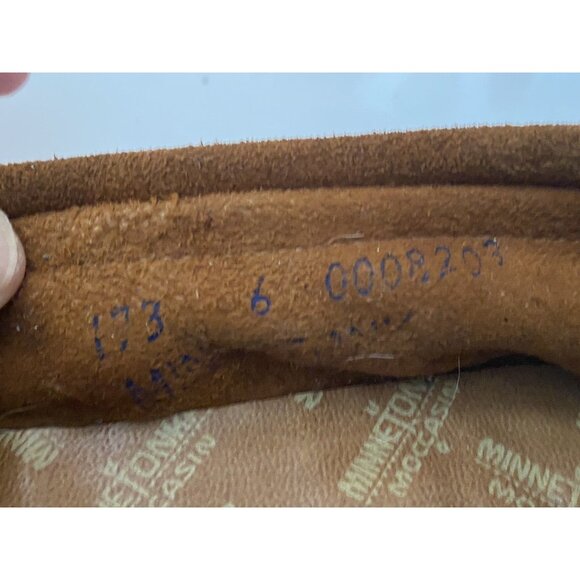 Minnetonka Women's Leather Moccasin W/ Thunderbird Beading Shoes Flats Sz 6 NWOB - Picture 7 of 16